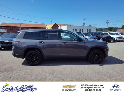 2023 Jeep Grand Cherokee L Laredo