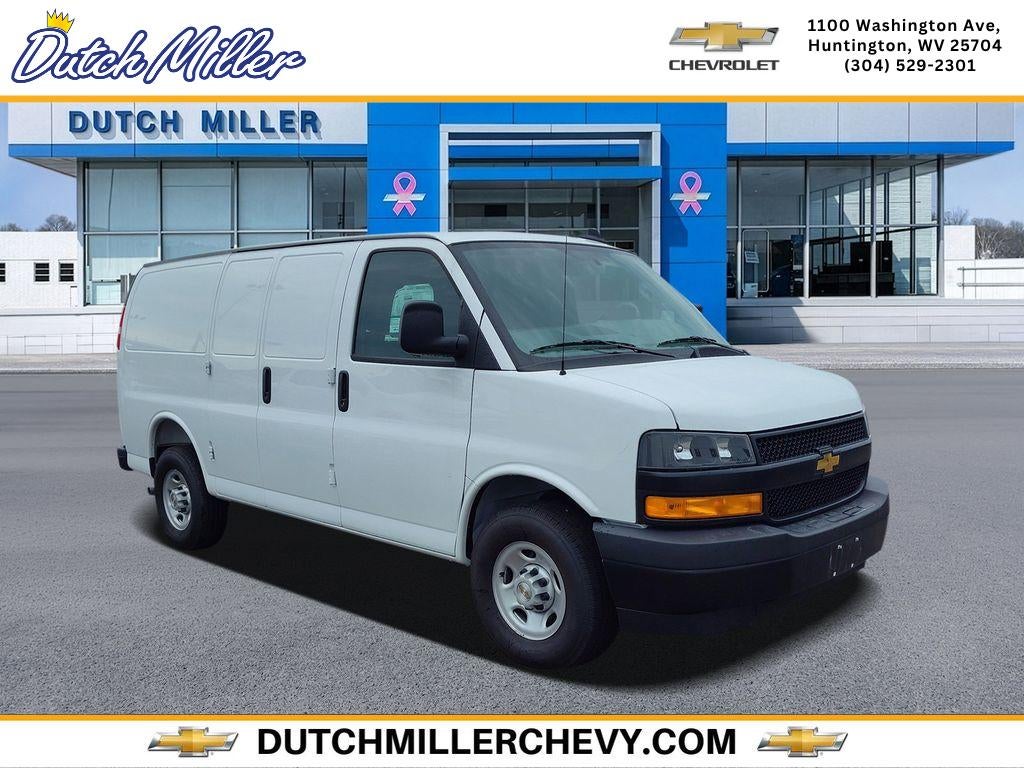 2025 Chevrolet Express Cargo WT