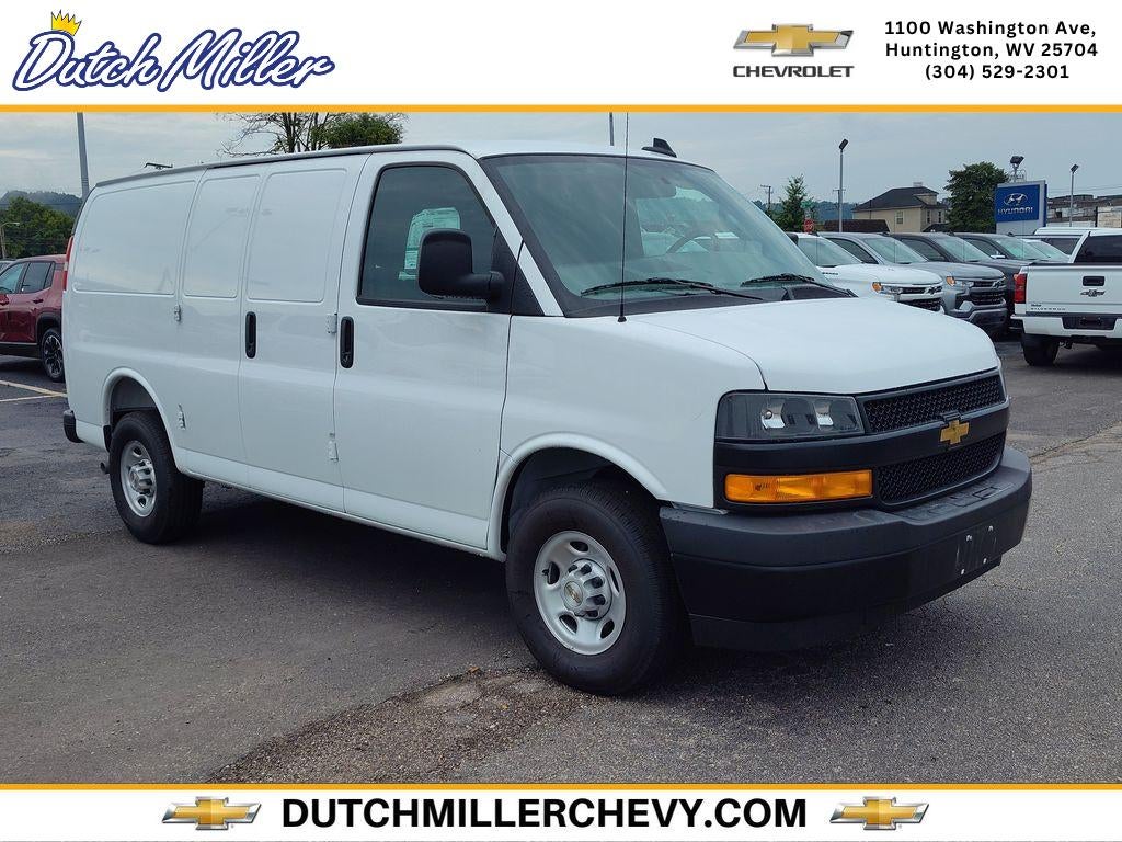 2025 Chevrolet Express Cargo WT