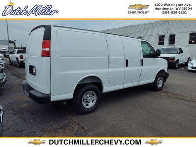 2025 Chevrolet Express Cargo WT