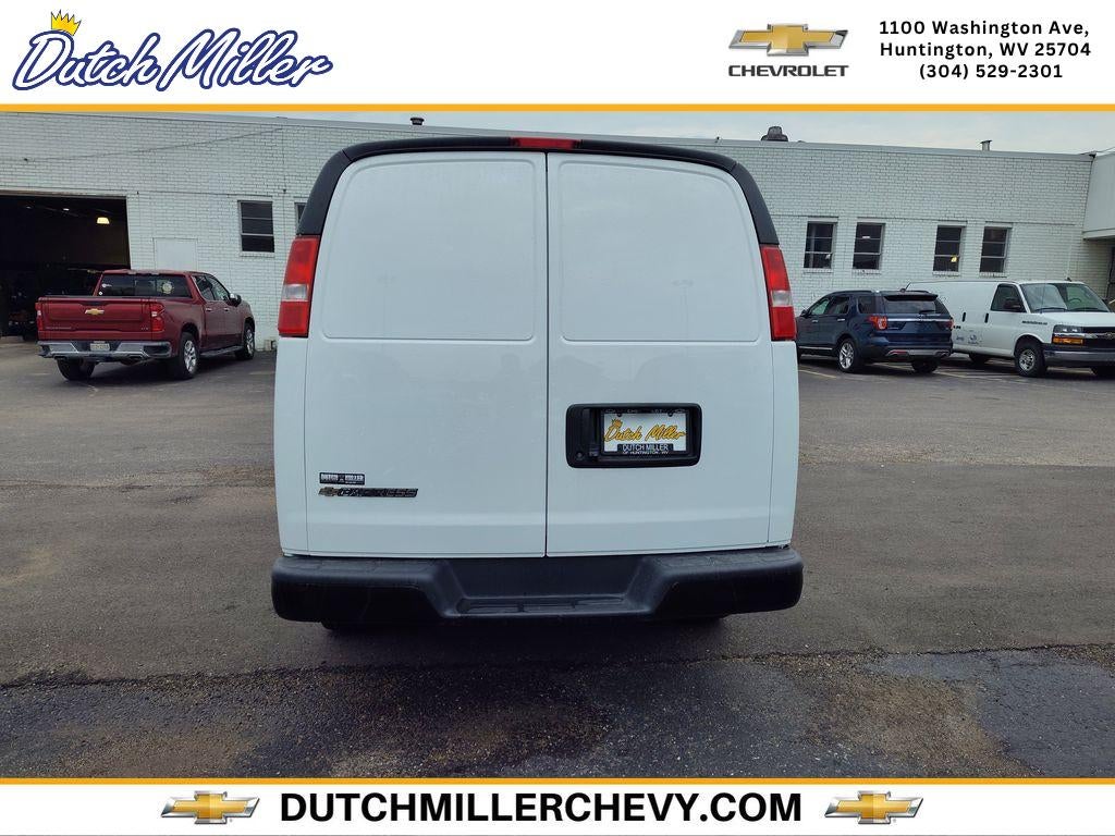2025 Chevrolet Express Cargo WT