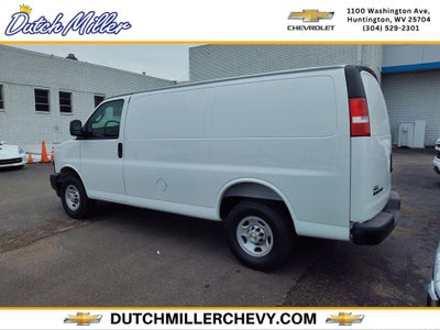 2025 Chevrolet Express Cargo WT