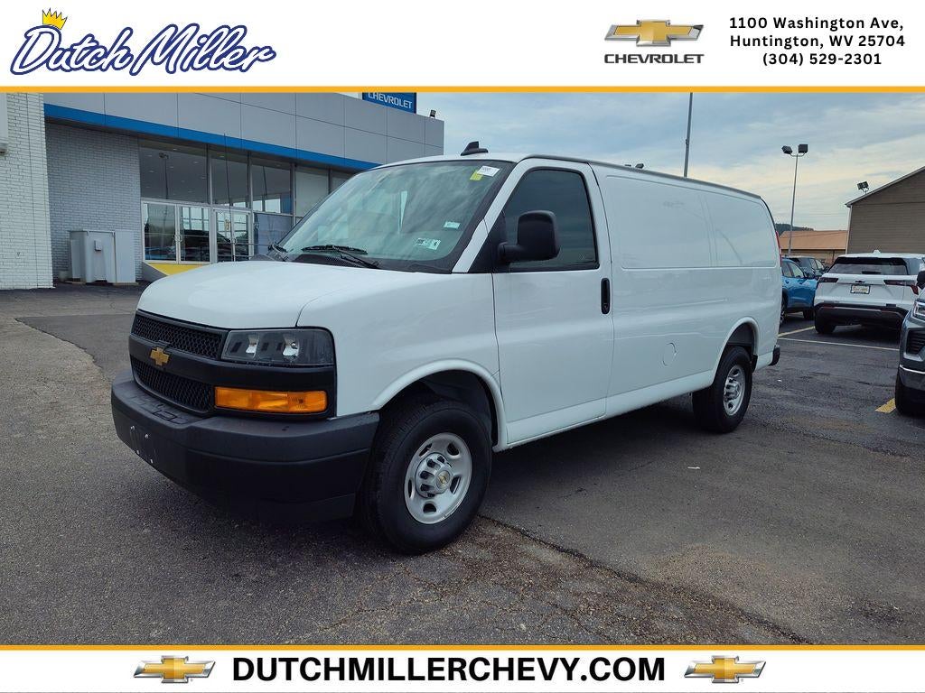 2025 Chevrolet Express Cargo WT