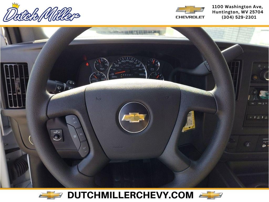 2025 Chevrolet Express Cargo WT