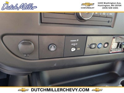 2025 Chevrolet Express Cargo WT