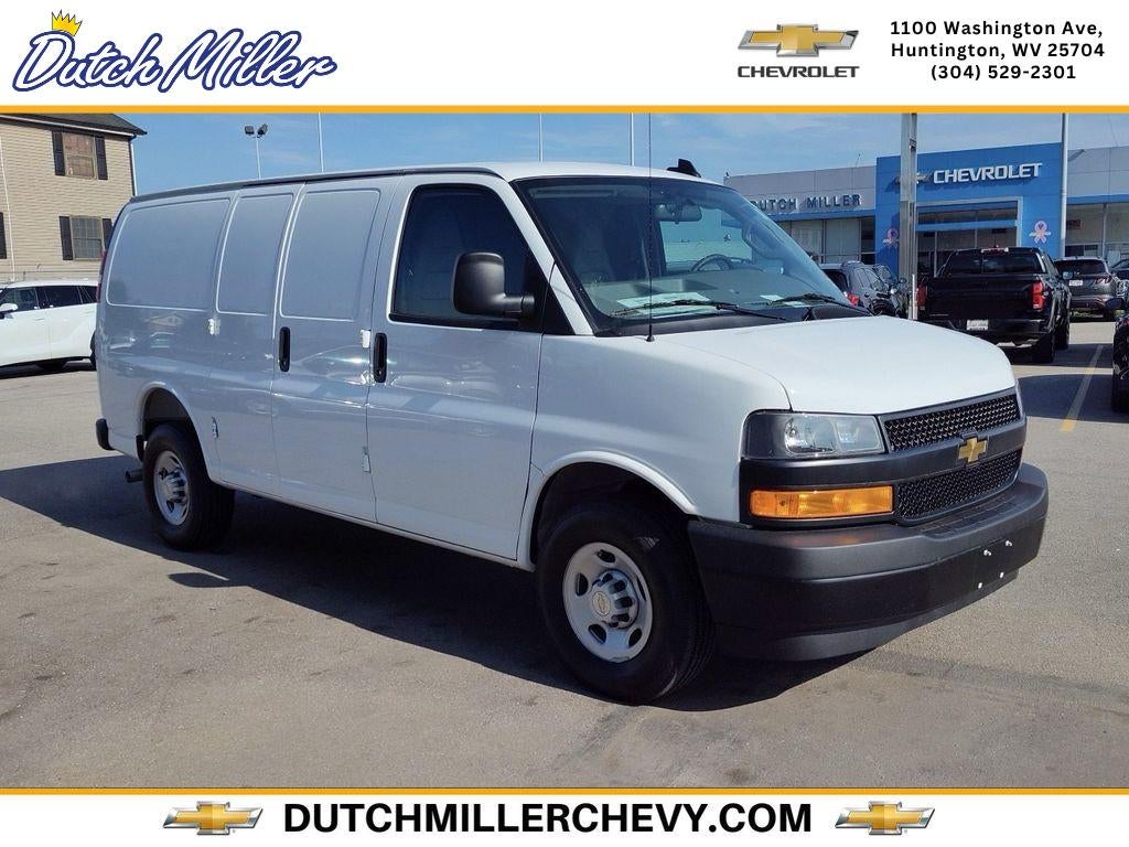 2025 Chevrolet Express Cargo WT