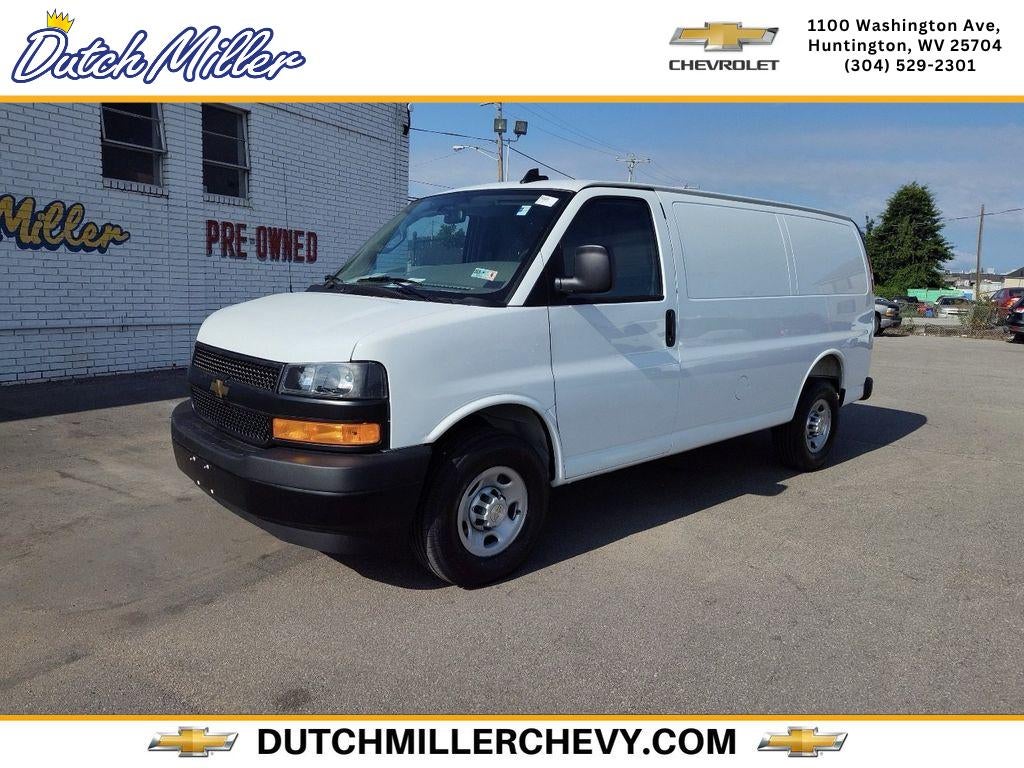 2025 Chevrolet Express Cargo WT