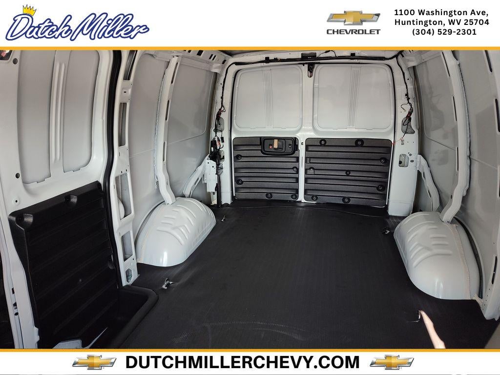 2025 Chevrolet Express Cargo WT