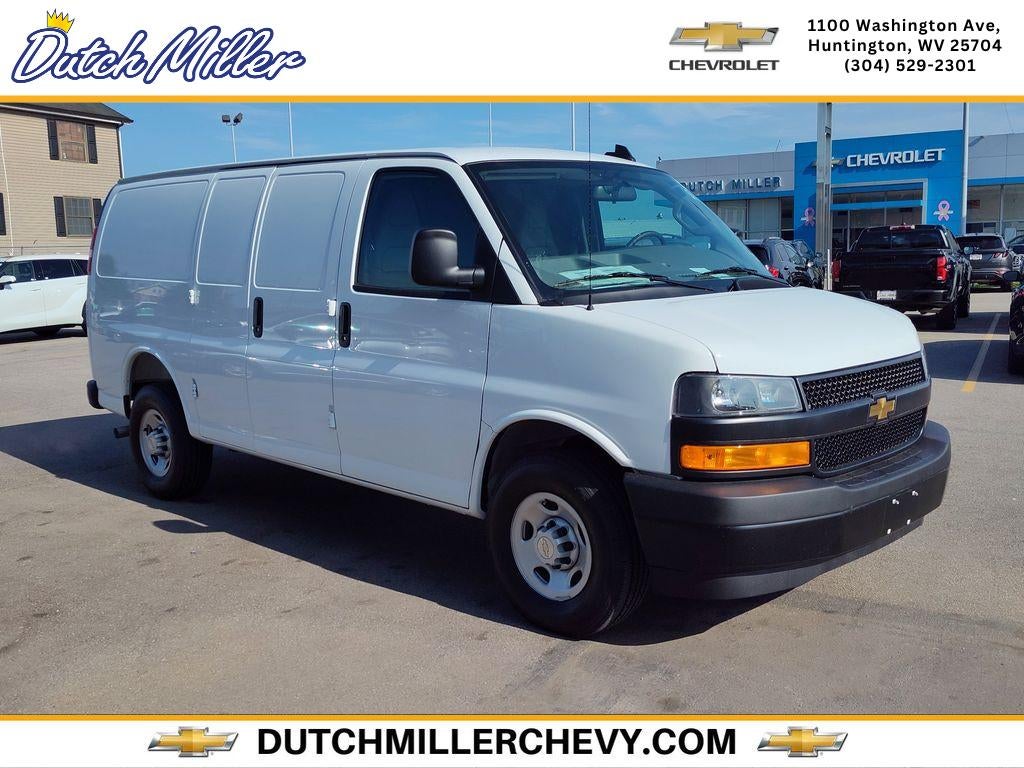 2025 Chevrolet Express Cargo WT