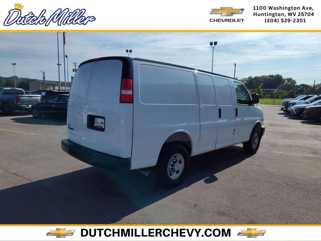 2025 Chevrolet Express Cargo WT