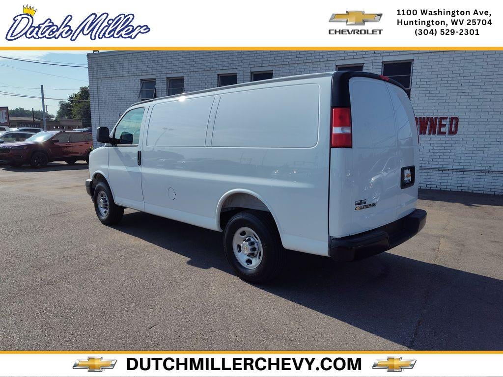 2025 Chevrolet Express Cargo WT