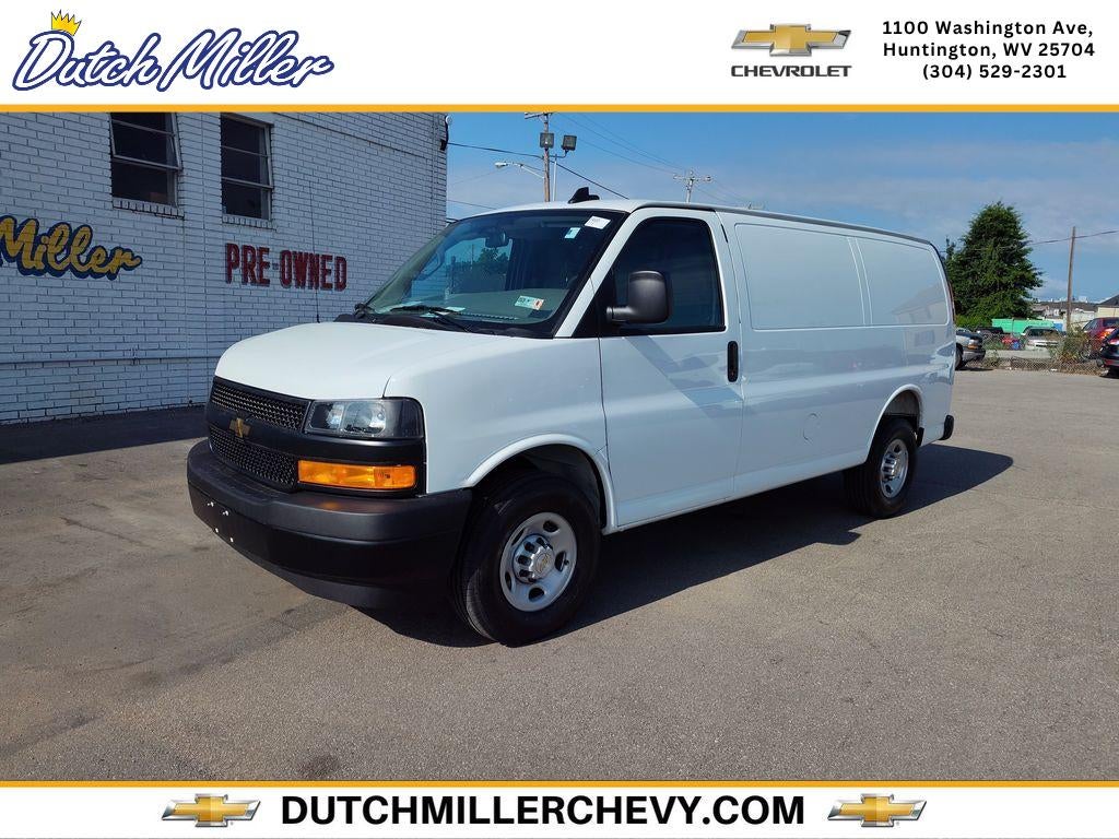 2025 Chevrolet Express Cargo WT