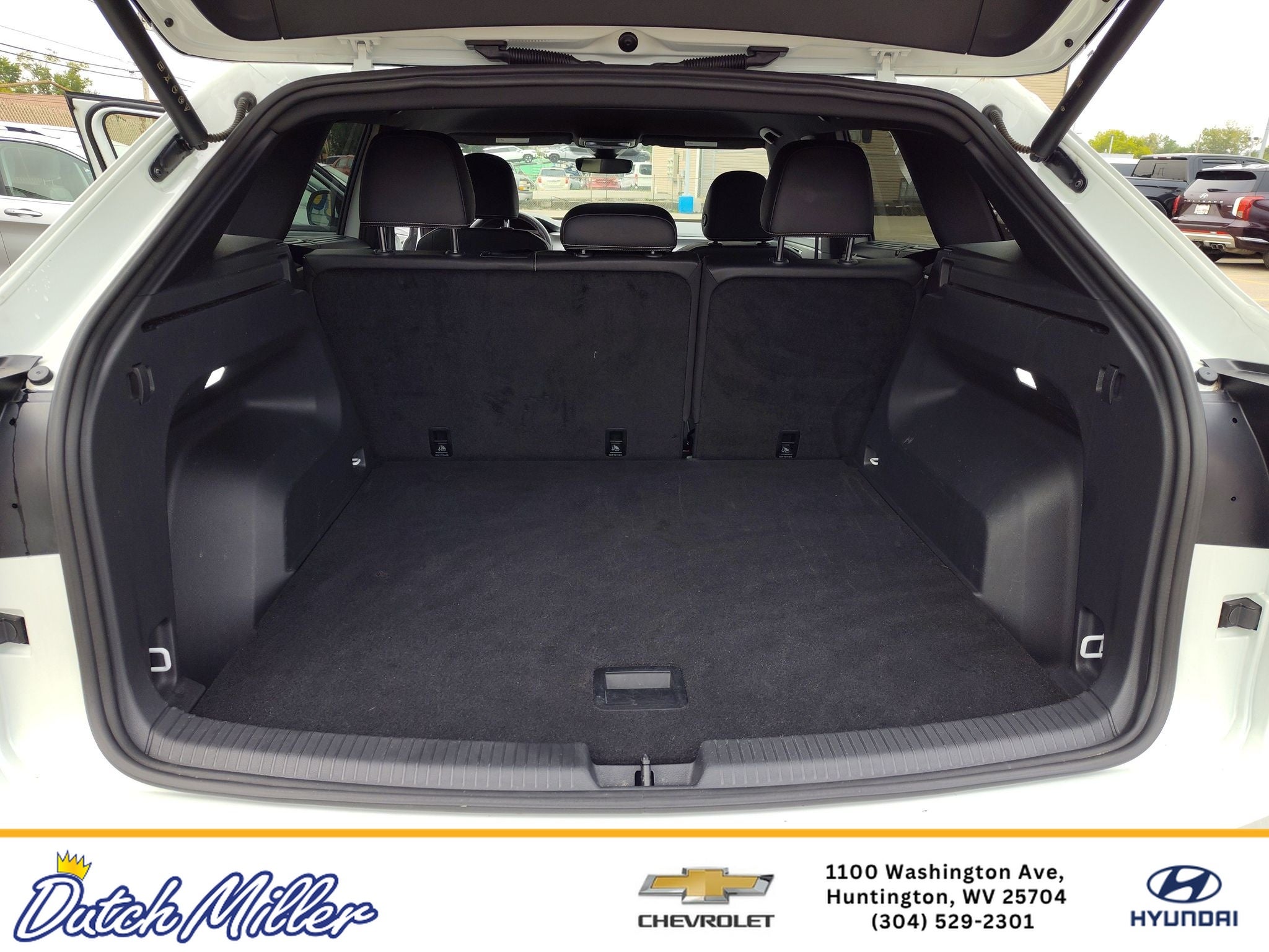 2025 Volkswagen Atlas Cross Sport 2.0T SE w/Technology