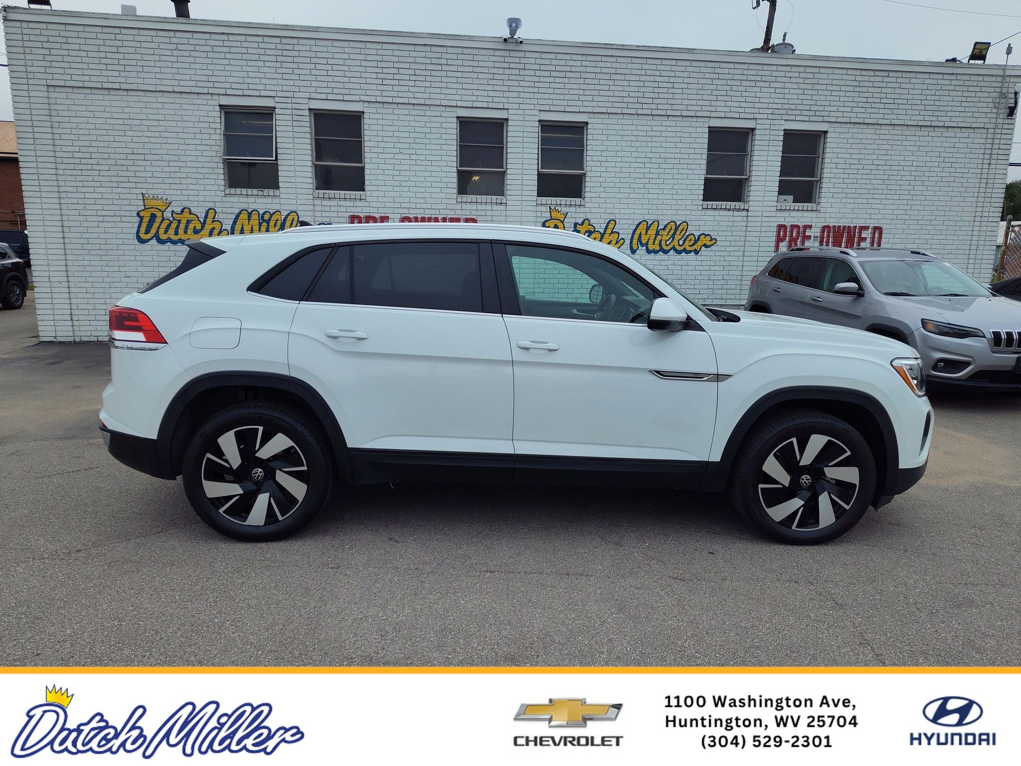 2025 Volkswagen Atlas Cross Sport 2.0T SE w/Technology