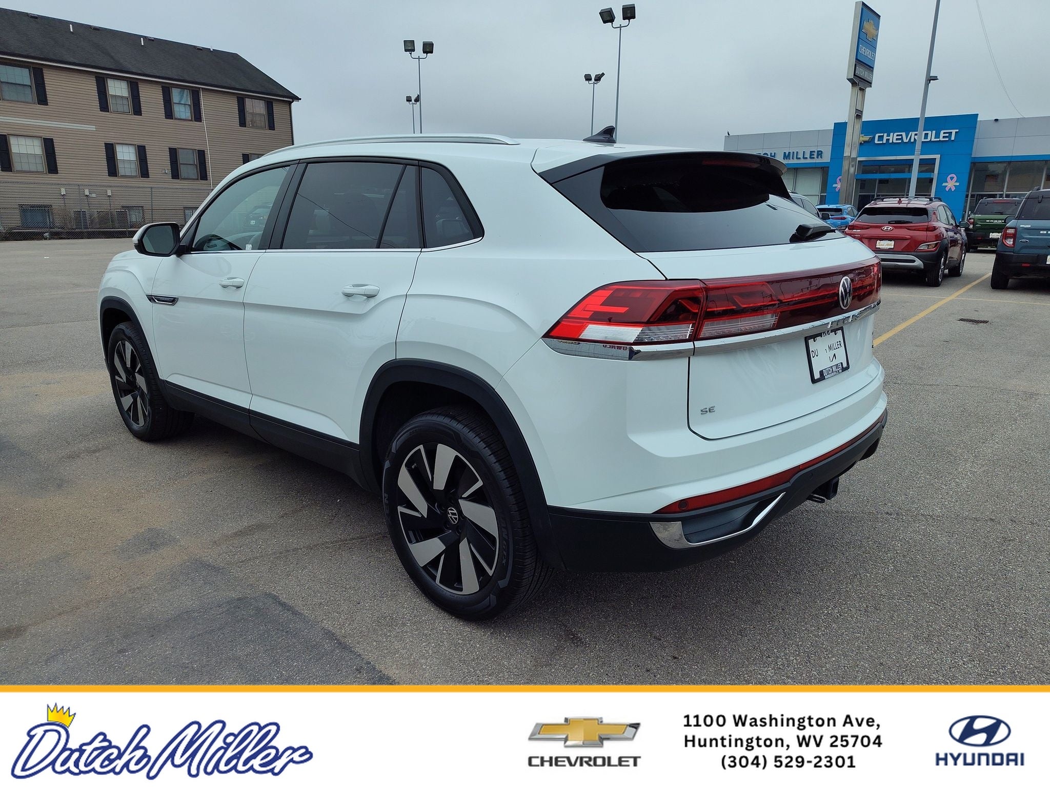 2025 Volkswagen Atlas Cross Sport 2.0T SE w/Technology