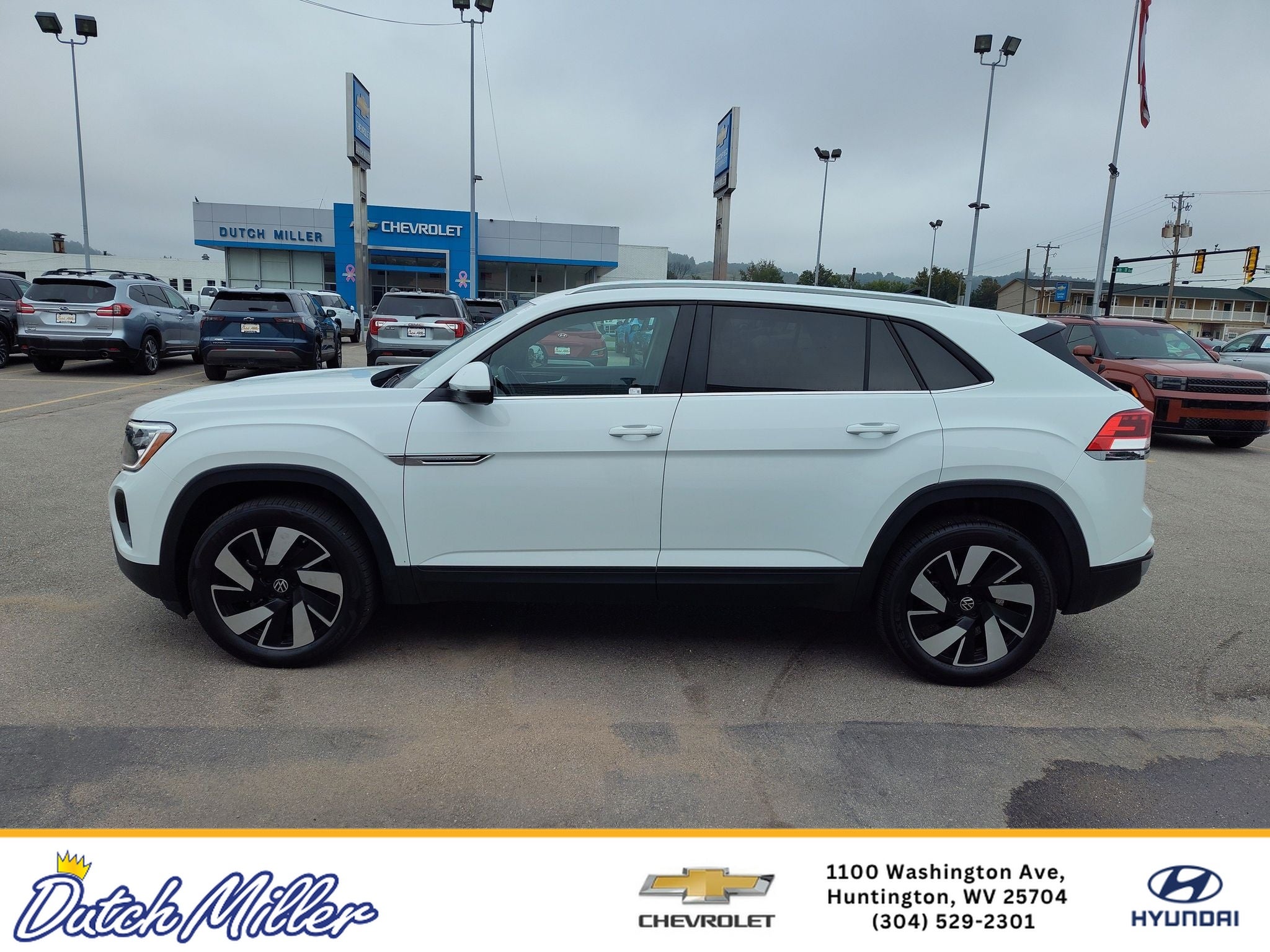 2025 Volkswagen Atlas Cross Sport 2.0T SE w/Technology