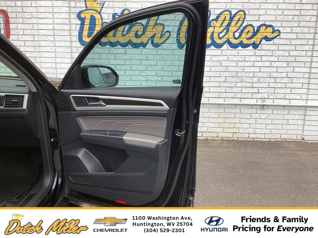 2022 Volkswagen Atlas 2.0T SE w/Technology