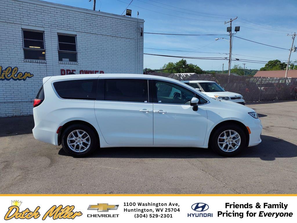 2023 Chrysler Pacifica Touring L