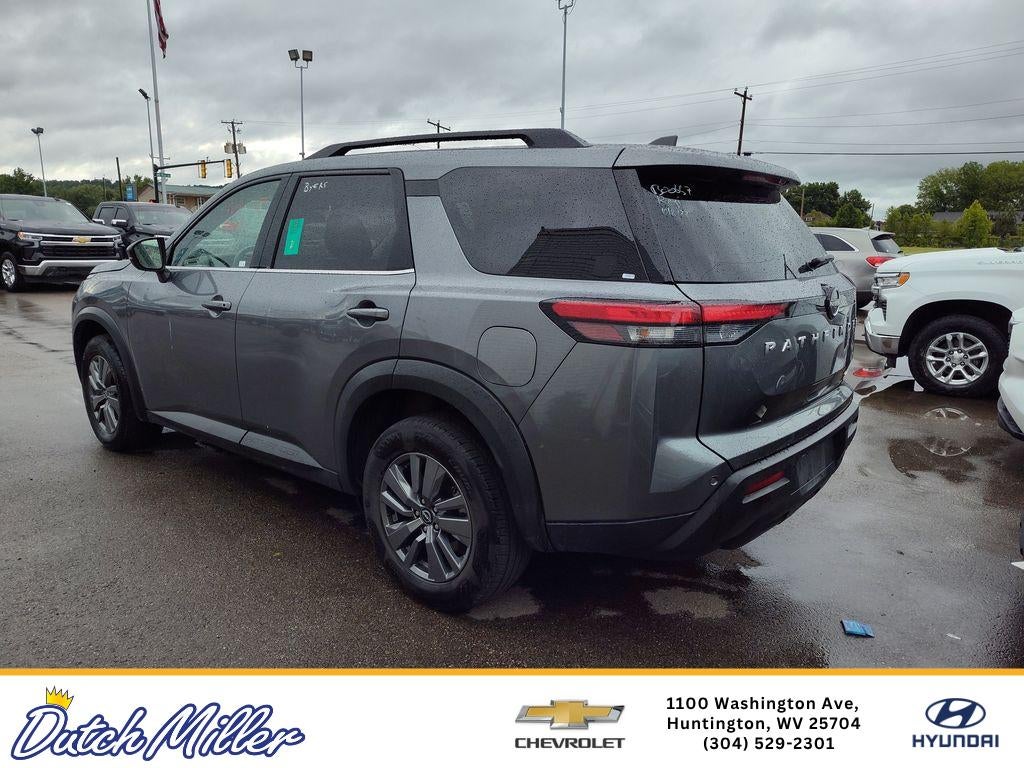 2025 Nissan Pathfinder SV