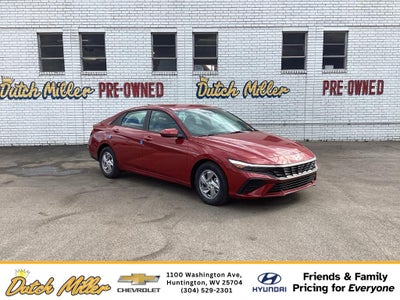 2025 Hyundai Elantra SE